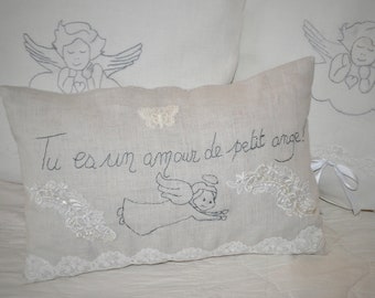 Coussin décoratif brodé main en pur lin gris clair personnalisable