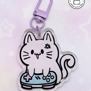 Kawaii gamer cat keychain, epoxy finish, cute, funny gift, anime keychain, gamer gift, anime art, harajuku, Japanese pop art
