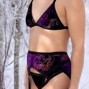 Floral Printed Velvet Lingerie Set