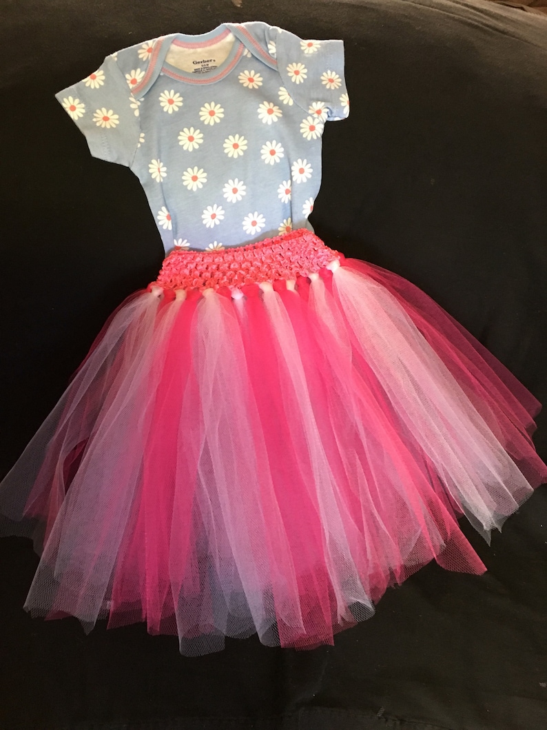 Infant Girl OneZ and Tutu Skirt Set in Size 0-3 Month