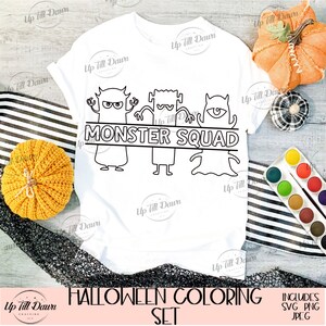 K&ouml;nnte beinhalten: Ein wei&szlig;es T-Shirt mit einer schwarzen Umrandung von drei Monstern und dem Text "MONSTER SQUAD". Das Design ist perfekt zum Ausmalen. Das Bild enth&auml;lt auch den Text "HALLOWEEN COLORING SET" und "INCLUDES SVG PNG JPEG".