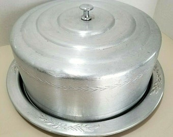 Vintage Aluminum Cake Plate and Lid West Bend Wisconsin. Acorn Handle A Product of West Bend Aluminum