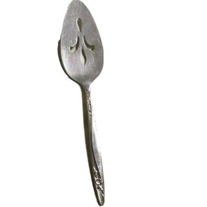 Vintage Rogers BARONESS Pierced Pie Server International sztućce ze stali nierdzewnej z lat 70.