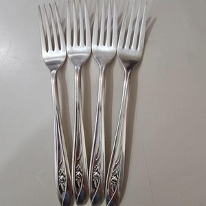 International Silver Tulip Dinner Forks 7&quot; set-4 floral center design 1950s Vtg minimalist MCM
