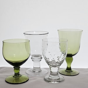 4 Mismatched Colors Glass Wine Water Goblets glassware vintage mixed glasses