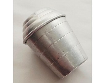 Vintage Mirro Beehive Measuring Cup Gravy Shaker aluminum mid century kitchen