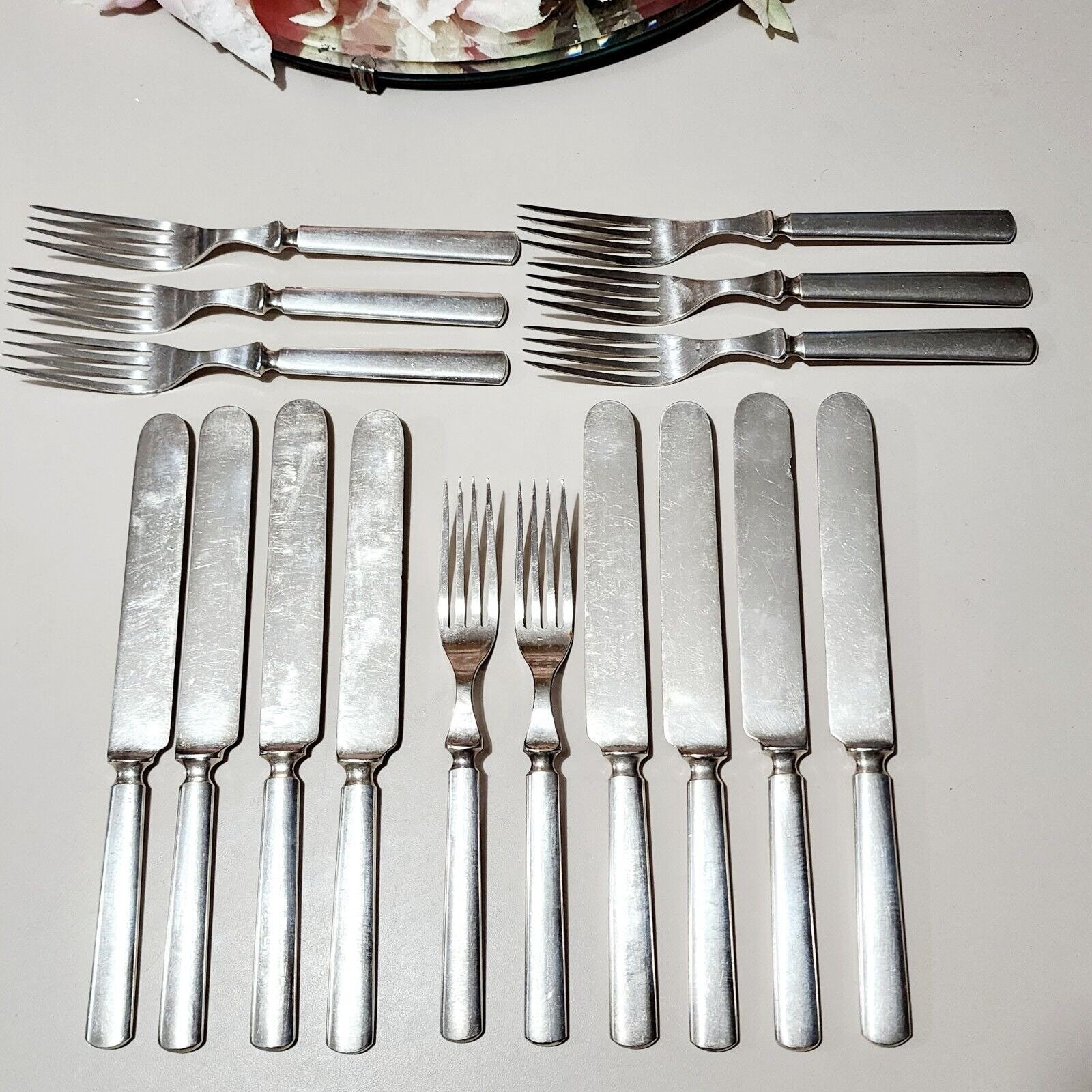 Antique Colonial Set 12 DWT Silverplate Forks Knife 16 Total Piece