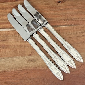 4 Oneida Wm Rogers Debutante Grandeur Princess Grille Knives silverplate no mono