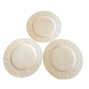 3 piatti da portata Mikasa English Countryside da 10&quot; con motivo floreale bianco e uva intrecciata, vintage anni 2000