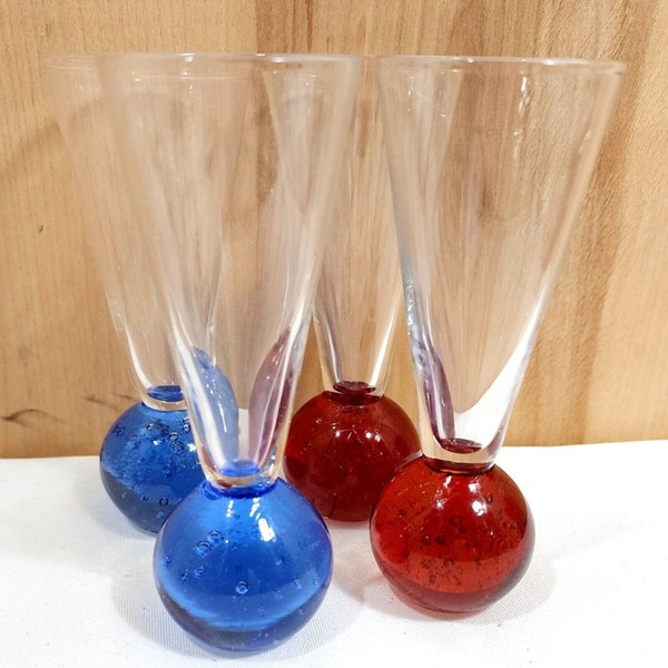 Ensemble de 4 verres à shot cordiaux à base de boule en verre à bulles rouge bleu 4,5"