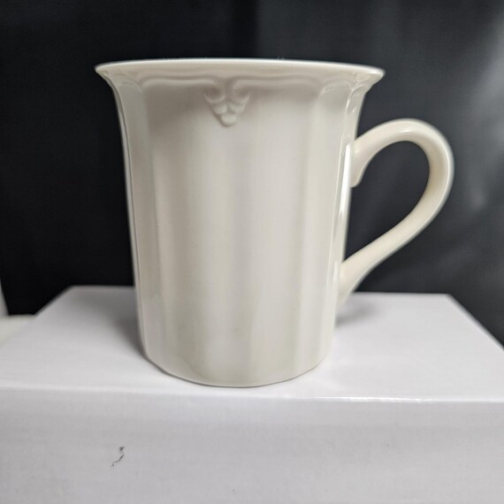 Lenox Casual Elegance Coffee Mug 4" ivory stoneware embossed scrolls art deco