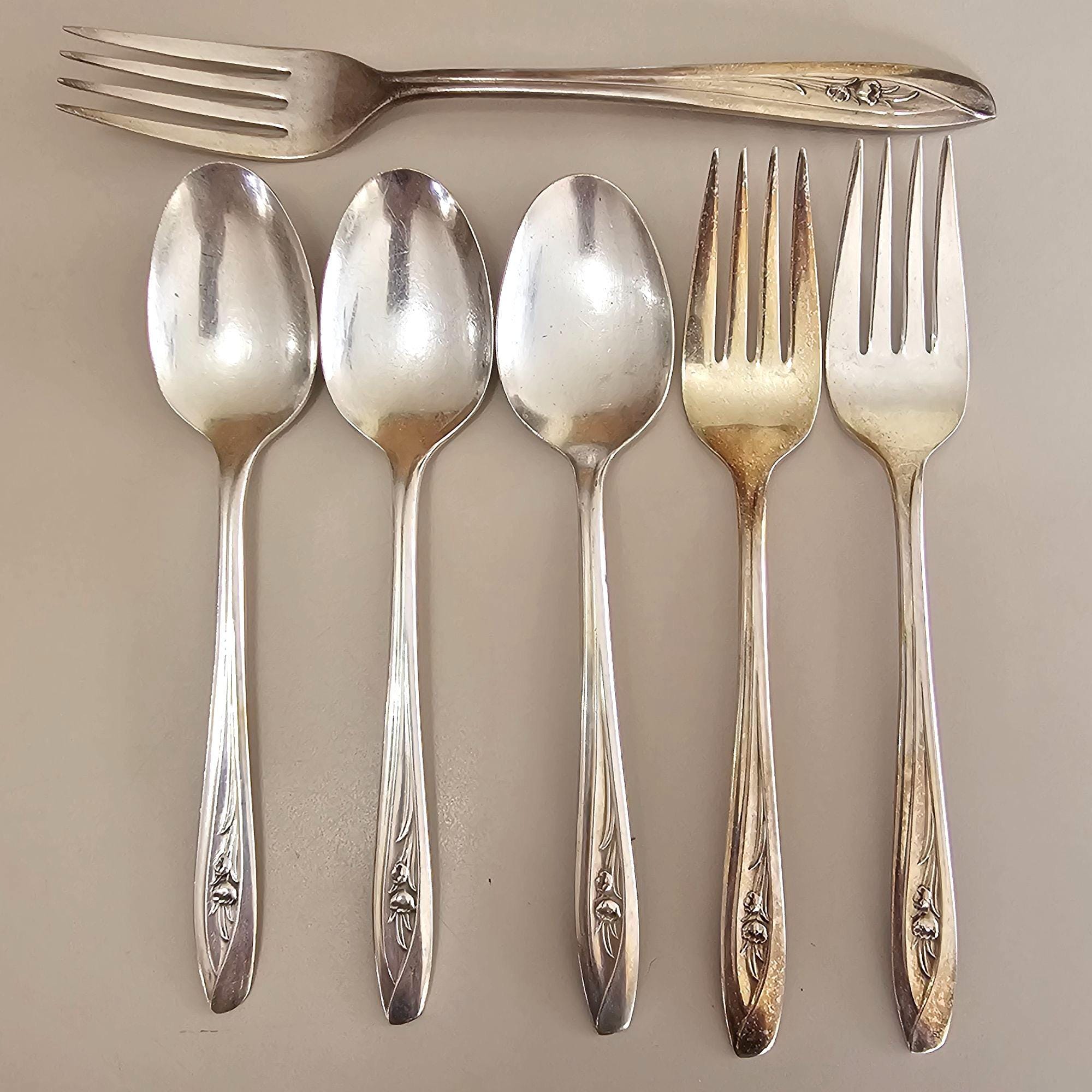 SILVER TULIP ディナーセット 8名用サーバー付き48本組 013-17700-p5p-3.jpg