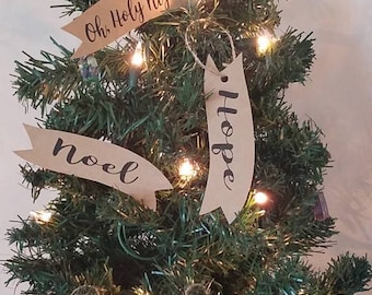 Adornos navideños rústicos de papel Kraft / Adornos navideños hechos a mano / Etiquetas de regalo religiosas Jesús noel / Regalos primitivos de granja / JUEGO DE 8