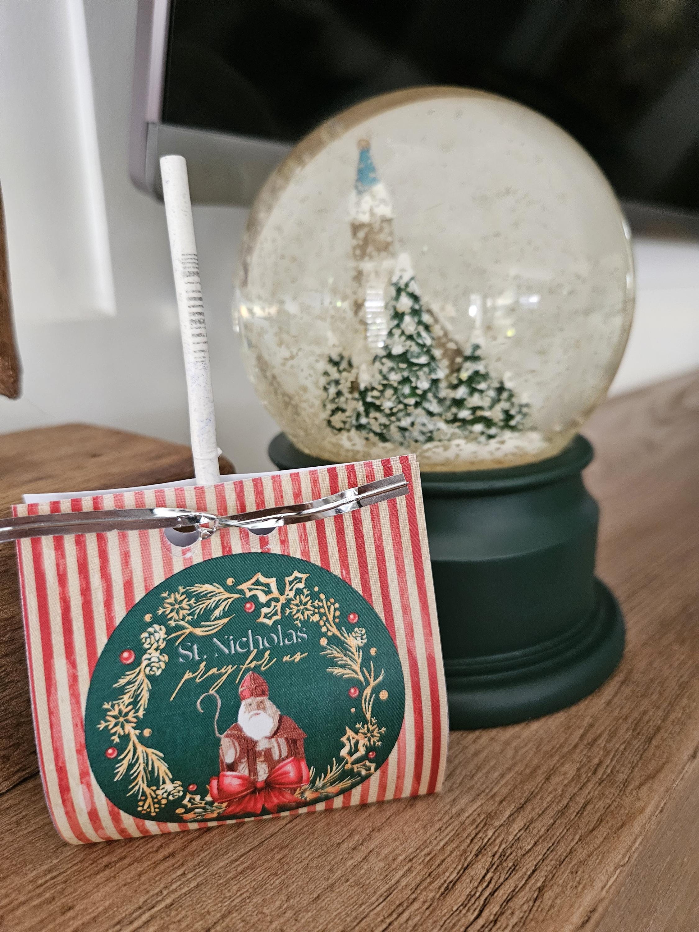 Monedas o pegatinas de chocolate vintage de San Nicolás: recuerdos para fiestas navideñas católicas
