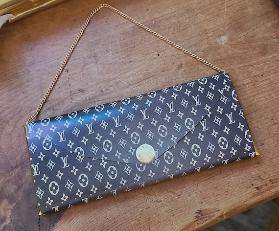 Can anyone legit check this card holder for me please? Any help is  appreciated!! : r/Louisvuitton