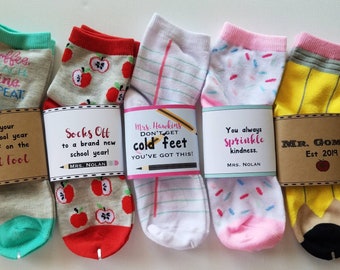 Emballage de chaussette d’enseignant personnalisé cadeau de chaussettes personnalisées abordable ⎜ emballages de chaussettes ⎜ retour à l’école personnel de bureau camarade de classe préfère les cadeaux crayon