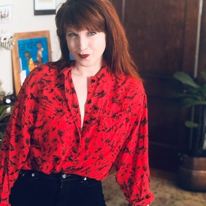 Medium-Large 80s Geometric Print Red and Black Blouse