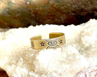 Witchy Ring, Tarot ring, Eye ring, star ring, gothic jewelry, celestial jewelry, Spooky Jewelry, Hand stamped, gold brass