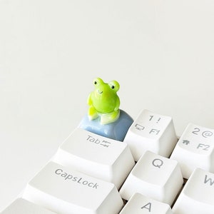 Frog Keycap/Polymer Clay/Artisan Keycaps/Frog Keycaps/KeyBoards/Pastel Keyboards/Pastel Keycaps/Mechanical Keyboards