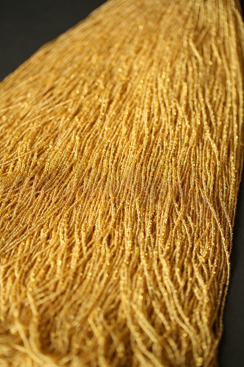 luneville embroidery Tiny wick old rockeries strukes strut strukes strut size 16 golden antique rounds high-couture beads strung beads
