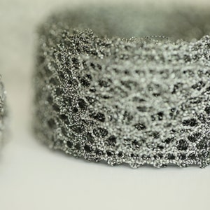 Ruban vintage Français passementerie,1960 dentelle métallisée, semi-rigide, couleur argent, costumes d’époque, rare, antique french ribbon,