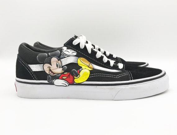 vans old skool disney mickey mouse hand