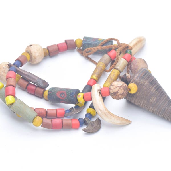 Ethnic necklace horn, glass, Conch shell, bone, Naga Bead Nepal Jewelry Resin bead Naga Necklace Tribe head nagaland necklace Nagaland Beads