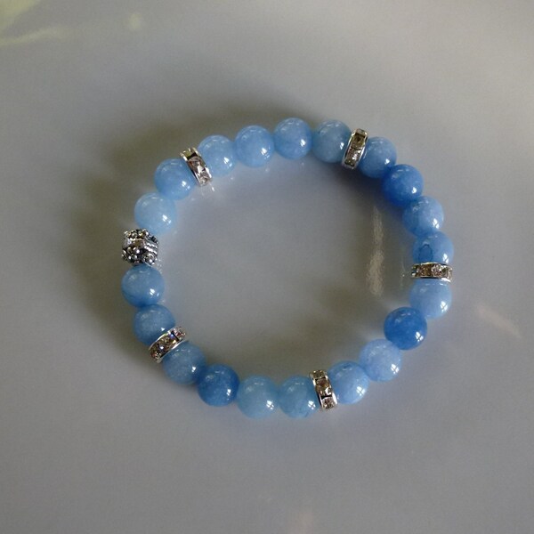 bracelet en pierres naturelles véritables jade bleu grade AAA, rondelles strass diamant, perle métal argenté vieilli, monté sur élastique