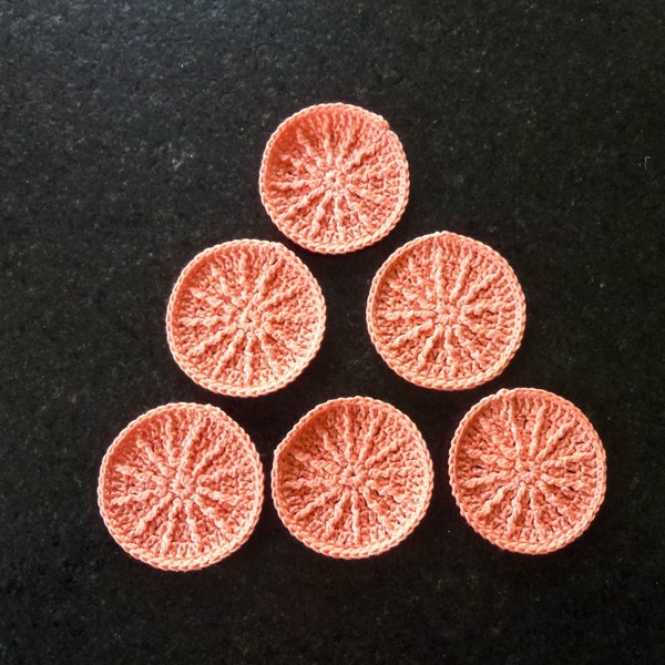 6 disques à démaquiller lavables (diamètre 8.5 cm) couleur corail /saumon en coton d'Egypte réalisés au crochet avec un fil de grande marque