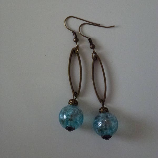 Boucles d'oreilles en perles de verre bleues mouchetées blanc et bronze et anneaux ovales bronze