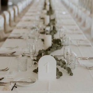 Wedding Table Number Signs SANS, Acrylic Full Arch Table Numbers, Modern Wedding Table Decor, Acrylic Signs for Wedding, Wedding Decor Ideas