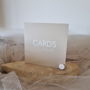 Tarjetas y regalos, Letrero de mesa neutro, Letrero de mesa para boda, Boda moderna, Inspiración para bodas de lujo, Boda neutra, MINIMALISTA