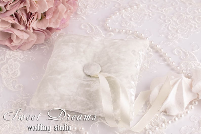 Ivory velvet wedding ring pillow Ring pillow wedding Velvet ring cushion Bridal ring cushion Elegant ring pillow Ring pillow velvet,