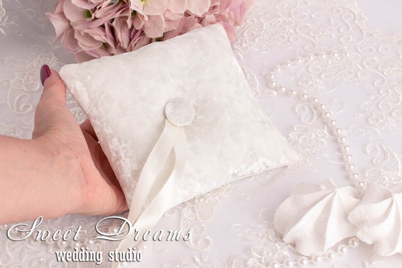 Ivory velvet wedding ring pillow Ring pillow wedding Velvet ring cushion Bridal ring cushion Elegant ring pillow Ring pillow velvet,