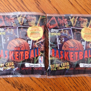 1994-95 Topps NBA BASKETBALL Folie gestempelt Karten, zwei (2) versiegelte Jumbo 24 Card Series 1 Cello Packs, für Sammler, Feiertage und Geburtstage.