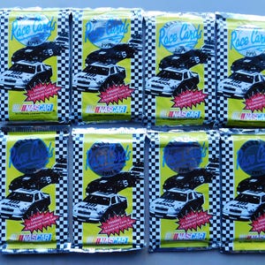 1991 Maxx NASCAR-racekaarten, ACHT vintage in de fabriek verzegelde folieverpakkingen voor verzamelaars, feestdagen en verjaardagen. Elk pakket bevat 15 kaarten.