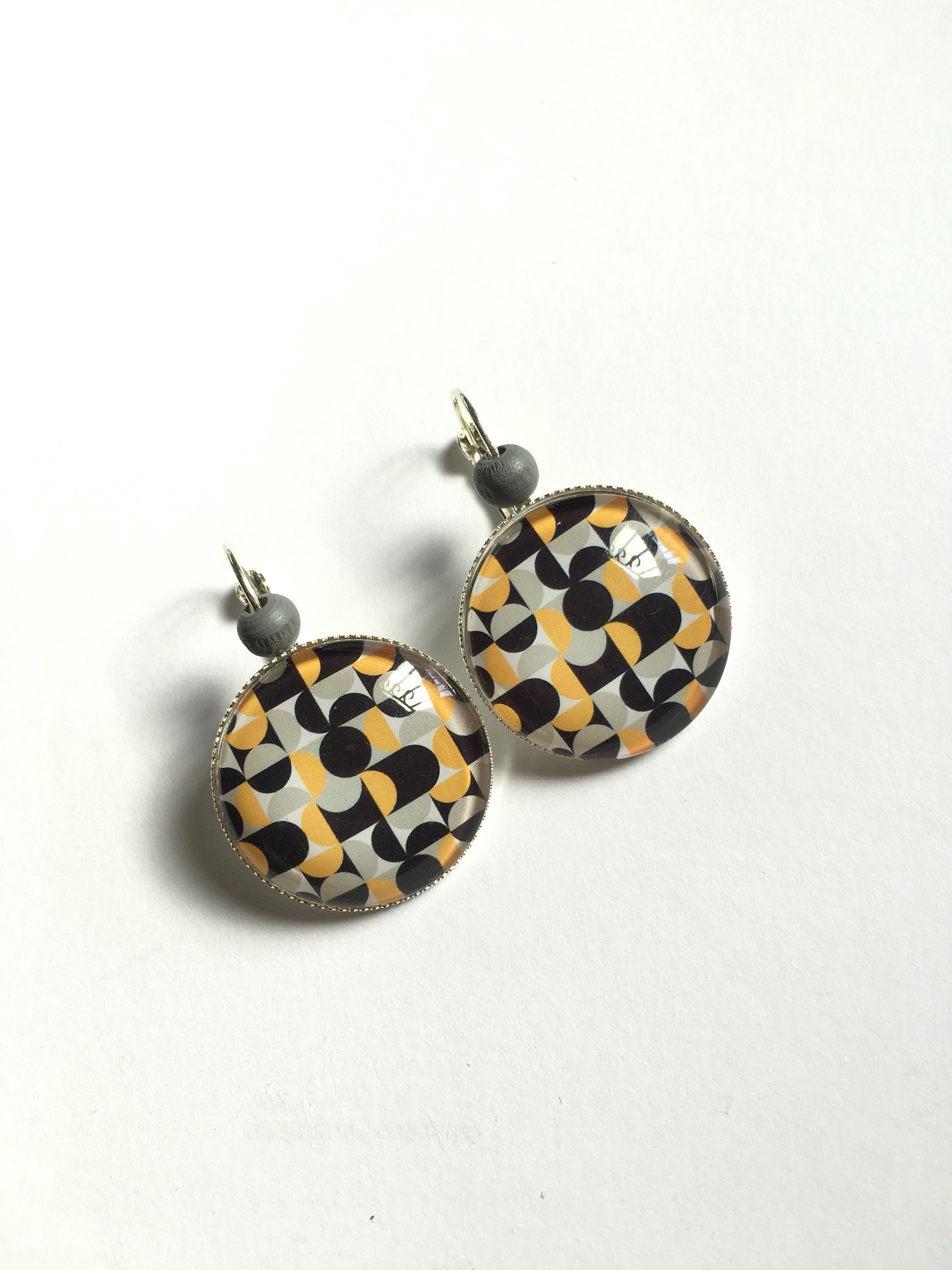 Quirky vintage style jewellery outlet