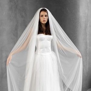 Wedding silk veil, Silk Veil, Bridal Veil, Ivory Veil, Ivory Silk Veil, Fingertip length silk veil.