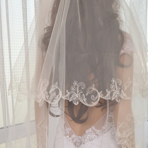 Veil in 2 layer,Wedding Veil, Embroidered Veil,Bridal Veil,Fingertip, Elbow, Cathedral, Chapel, Waltz length bridal veil.