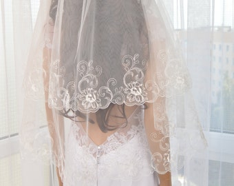 Elbow Veil, Veil in 2 layer, Wedding Veil, Embroidered Veil, Bridal Veil, Cathedral, Chapel, Waltz length bridal veil.