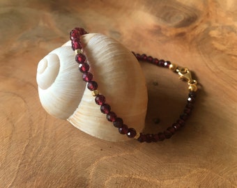 Bracelet "Lady in Red" garnet * carabiner * sterling silver gold-plated * jeweller's wire * arm jewelry * healing stone * bridal jewelry * red * gold