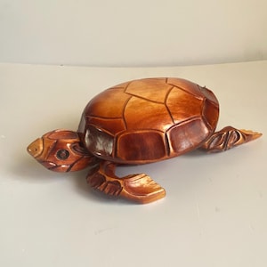 Wood Turtle Gift for girl Gift for women Gift for wife Art and Collectibles Antique 1980 Animal figurine Turtle totem Home decor Vintage Box