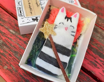 JOE Hand-embroidered Mini Lucky Cat - Small Box with Glittery Magic Wand and Colorful Cushion