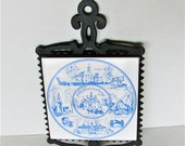 Vintage WILLIAMSBURG, VIRGINIA Hot Plate Cast Iron Trivet