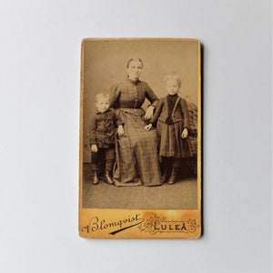 Young Swedish Mother with 2 Children Carte De Visite Photograph - Lulea, Sweden