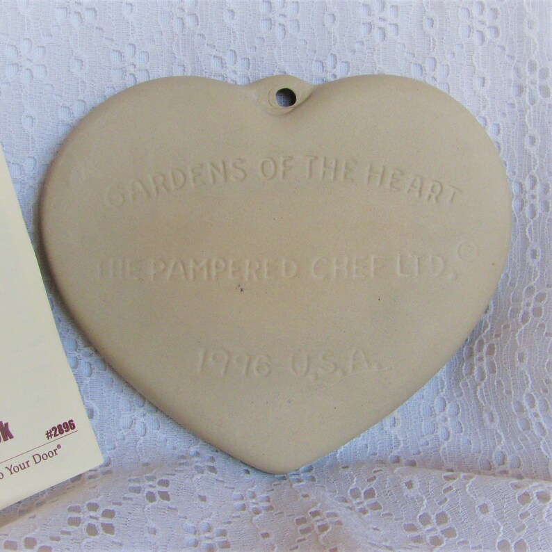 1996 The Pampered Chef Heart Shaped CLAY COOKIE MOLD Gardens Of The Heart Excellent!