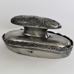 Victorian Era DERBY SILVER CO. Ladies Fingernail Buffer