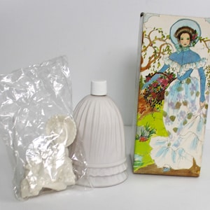 AVON Fashion Figurine VICTORIAN Bottle w/ Bird of Paradise Cologne Perfume 4 FL. Oz