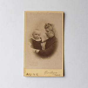 Victorian Carte De Visite CDV - Loving Mother with Baby - Trondheim Norway