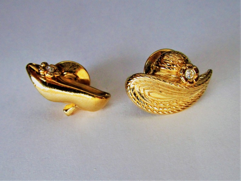Vintage Shoe /& Bonnet Gold Tone Avon Lapel Pin Set